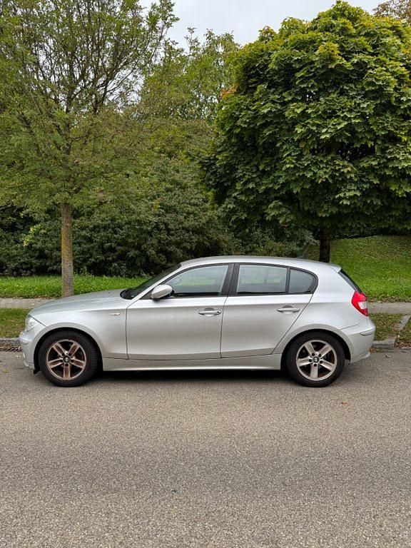 Gebraucht BMW 118 129 PS (94 kW) 2005 Silber Kleinwagen