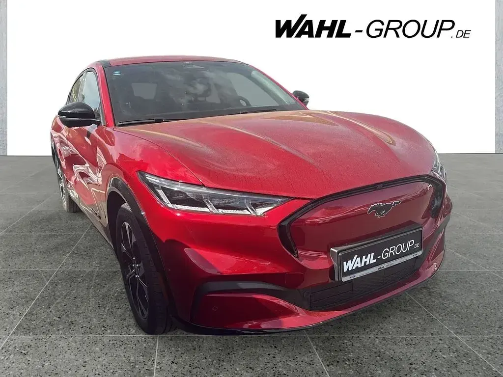 Gebraucht Ford Mustang Mach-E Basis 258 kW (351 PS) 2022 Rot SUV