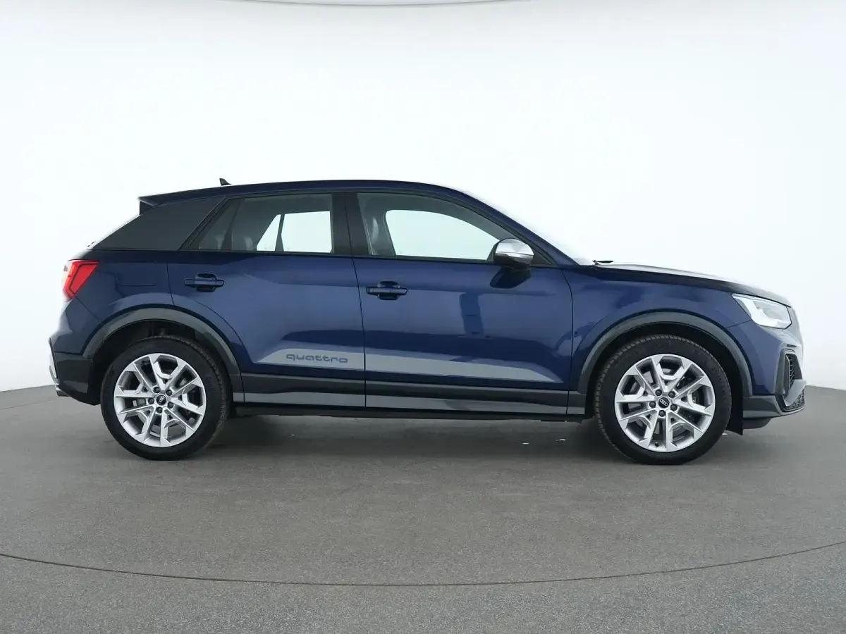 Gebraucht Audi SQ2 Sport 300 PS (220 kW) 2022 Navarrablau SUV