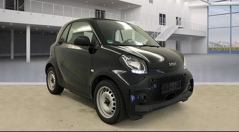 Schwarz Gebraucht 2021 Smart ForTwo Electric Drive Kleinwagen | 7.890 € (Superpreis) - Bild 1/2