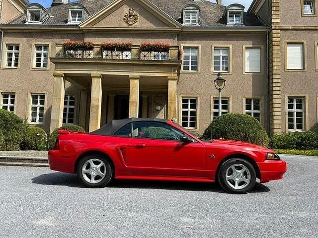 Usata Ford Mustang 193 CV (141 kW) 2004 Rosso Cabrio