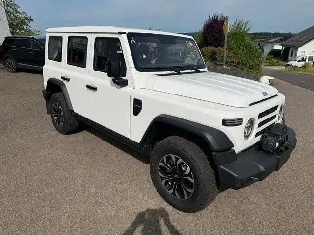 Neu BAW 212 166 PS (122 kW) 2026 Weiß SUV