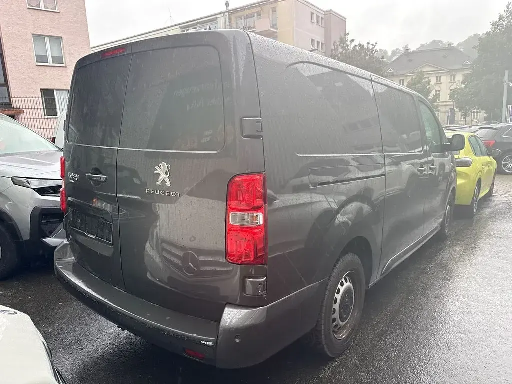Gebraucht Peugeot Expert Premium 144 PS (105 kW) 2021 Grau Van