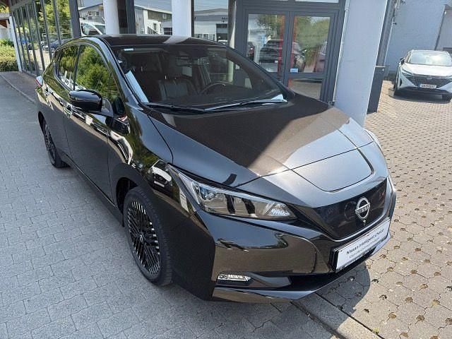 Black (m) Gebraucht 2022 Nissan Leaf 360º Kleinwagen | 20.950 € (Etwas zu teuer) - Bild 1/4