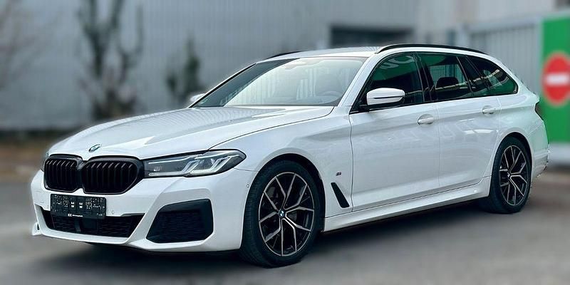 Gebraucht BMW 520 Shadowline 190 PS (139 kW) 2023 Weiß Limousine