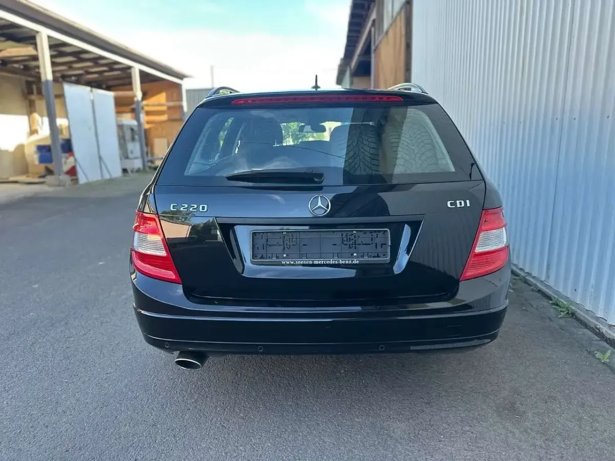 Gebraucht Mercedes C220 170 PS (125 kW) 2010 Obsidianschwarz Kombi