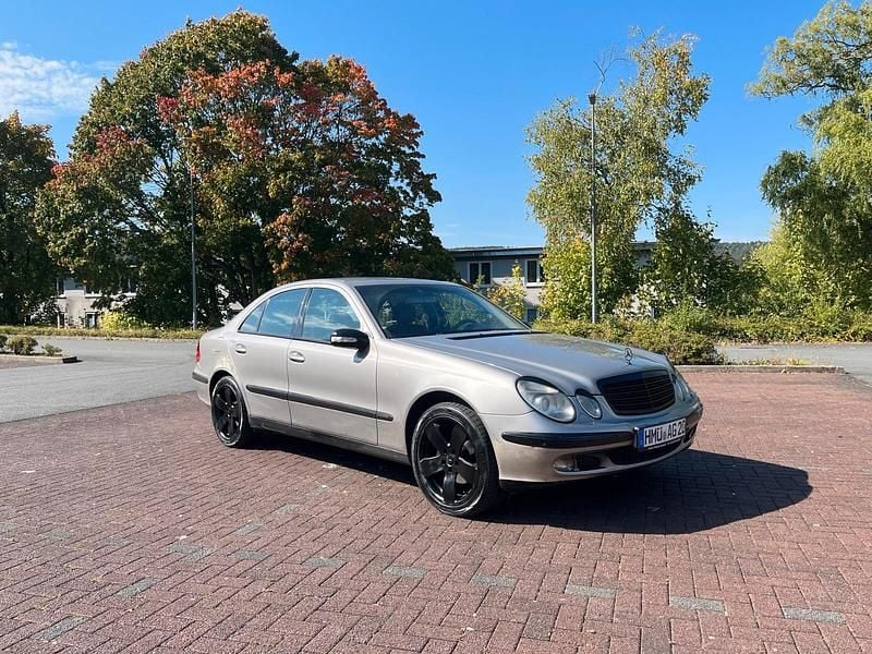 Andere farben Gebraucht 2004 Mercedes E270 Limousine | 3.000 € (Guter Preis) - Bild 1/4