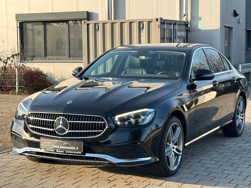 Gebraucht Mercedes E200 AMG 160 PS (117 kW) 2021 Schwarz Limousine