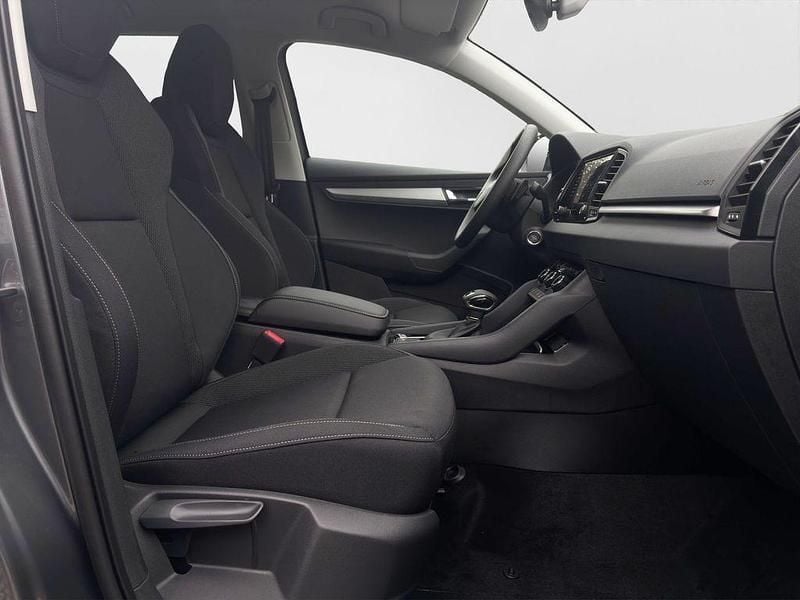 Neu Skoda Karoq Selection 150 PS (110 kW) 2025 Grau SUV