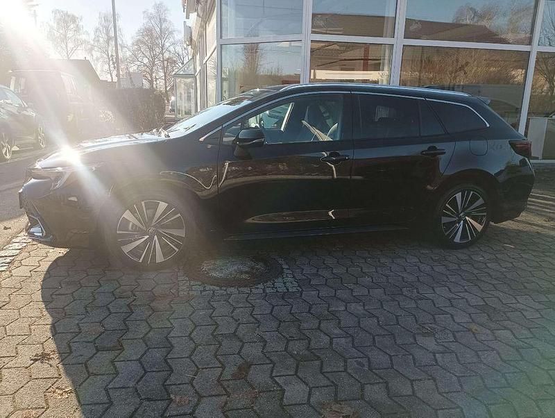 Neu Toyota Corolla 178 PS (130 kW) 2025 Schwarz Limousine