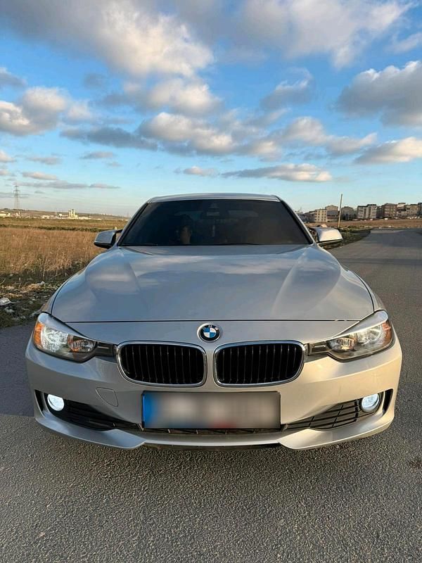 Usata BMW 318 143 CV (105 kW) 2013 Berlina