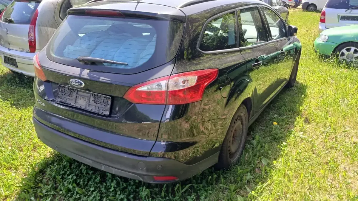 Gebraucht Ford Focus Trend 116 PS (85 kW) 2014 Pantherschwarz Kombi