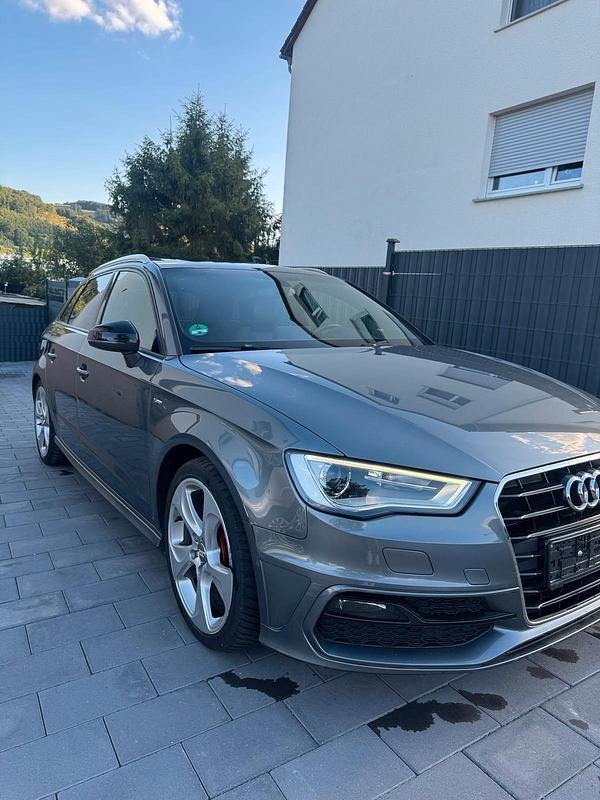 Grau Gebraucht 2013 Audi A3 S-Line Limousine | 11.999 € (Fairer Preis) - Bild 1/4