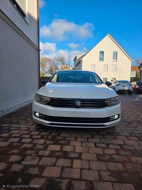 Gebraucht VW Passat Comfortline 120 PS (88 kW) 2015 Weiß Limousine