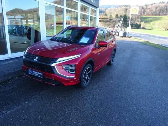 Gebraucht Mitsubishi Eclipse Cross Plus 188 PS (138 kW) 2022 Rot SUV