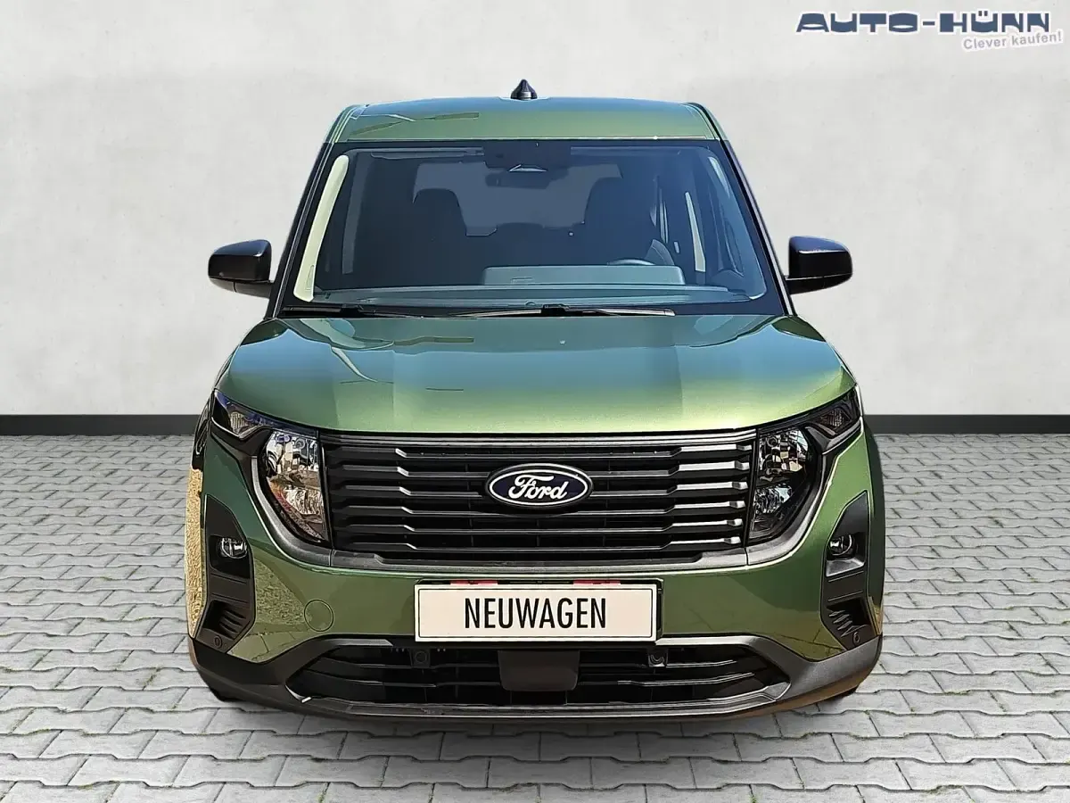 Neu Ford Tourneo Courier Trend 125 PS (91 kW) 2026 Bursting green metallic Van / Kleinbus