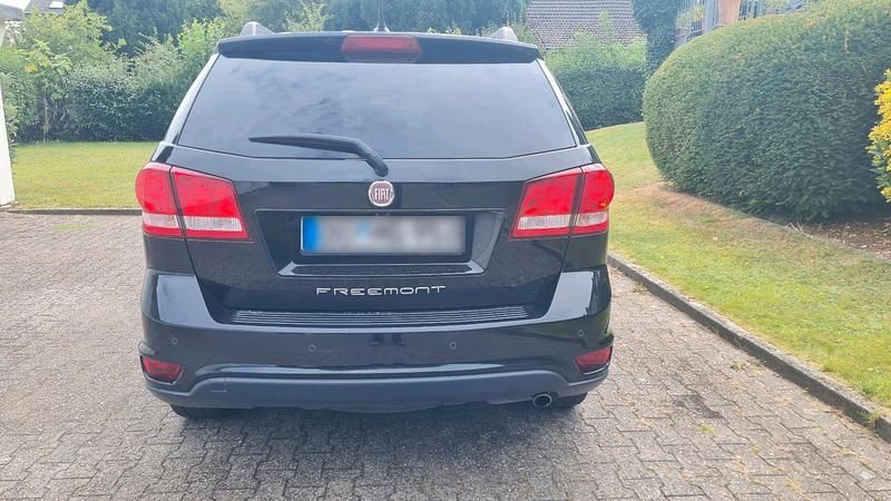 Gebraucht Fiat Freemont 170 PS (125 kW) 2014 Schwarz SUV