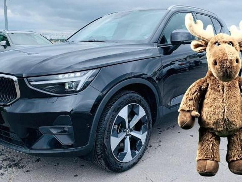 Gebraucht Volvo XC40 163 PS (119 kW) 2024 Schwarz SUV