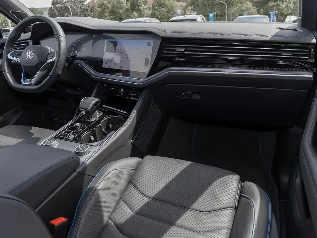 Gebraucht VW Touareg R 462 PS (339 kW) 2025 Grenadillschwarz metallic SUV