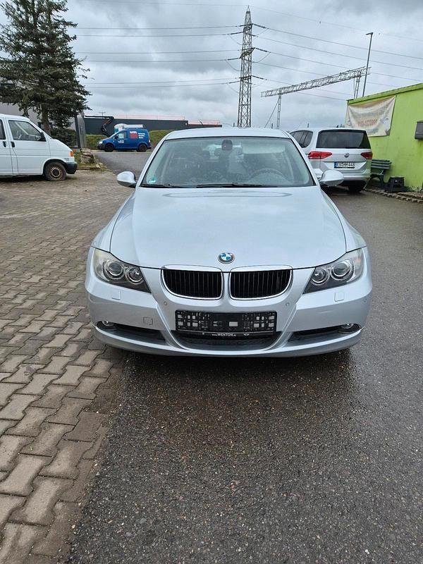 Gebraucht BMW 318 129 PS (94 kW) 2006 Silber Limousine