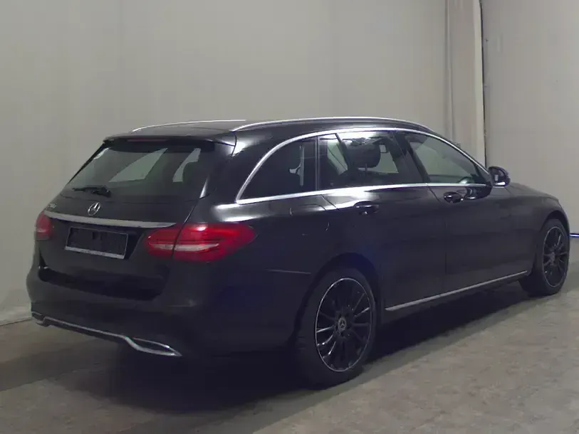 Gebraucht Mercedes C250 Avantgarde 204 PS (150 kW) 2018 Schwarz Limousine