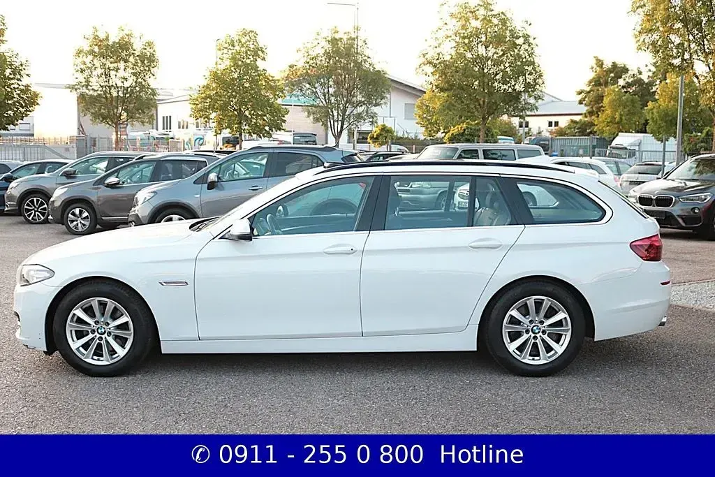 Gebraucht BMW 520 Sport Line 190 PS (139 kW) 2015 Weiß Limousine
