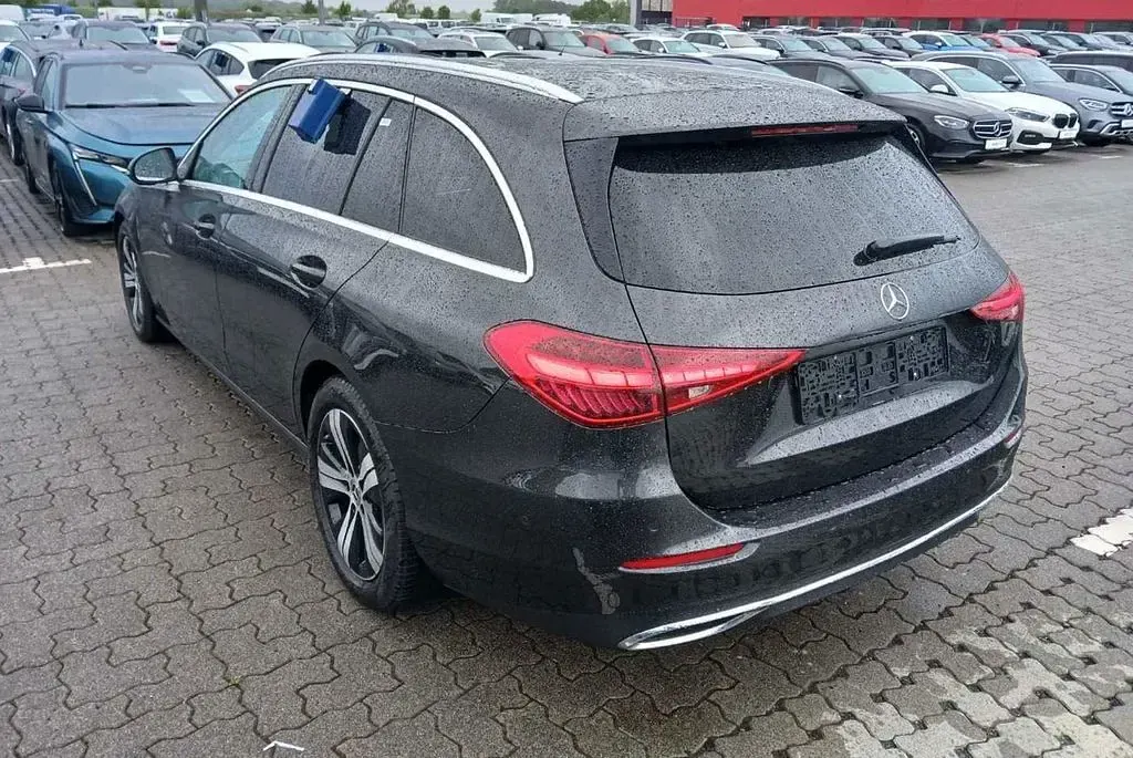 Gebraucht Mercedes C220 Avantgarde 200 PS (147 kW) 2023 Grau Limousine