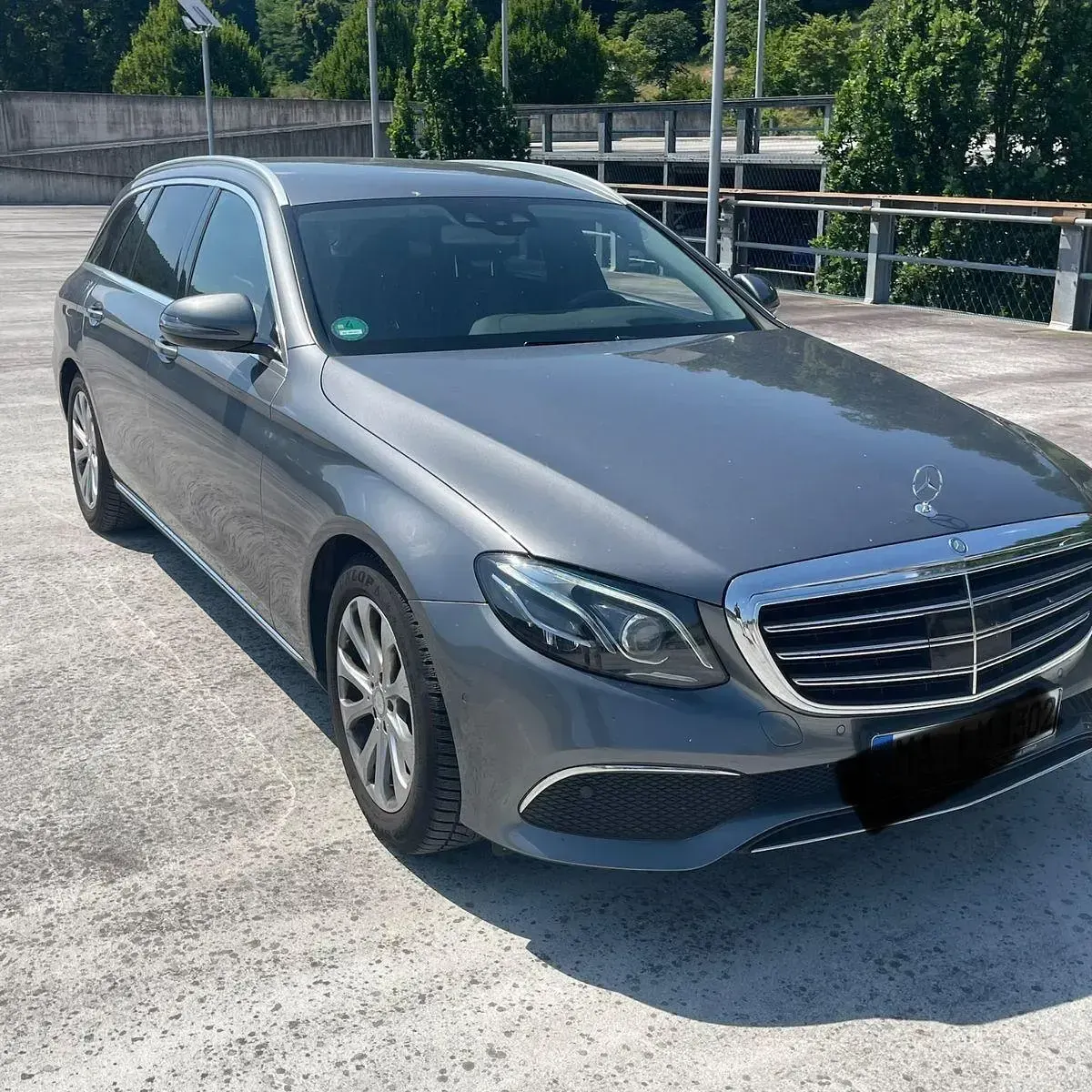 Gebraucht Mercedes E220 Exclusive 194 PS (142 kW) 2016 Grau Kombi