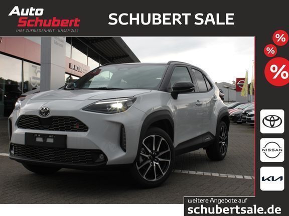 Dynamicgrey metallic / dach schwarz Gebraucht 2024 Toyota Yaris Hybrid Plus | 31.790 € (Teuer) - Bild 1/3