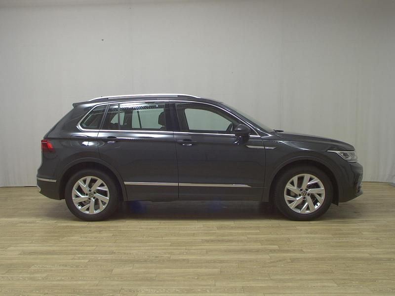 Grau Gebraucht 2022 VW Tiguan Elegance SUV | 22.280 € (Guter Preis) - Bild 1/4