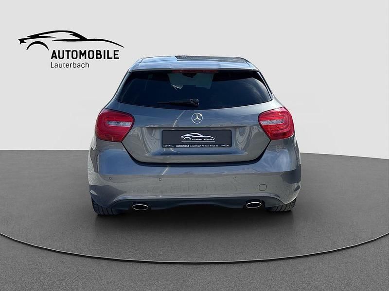 Gebraucht Mercedes A180 109 PS (80 kW) 2013 Grau Limousine