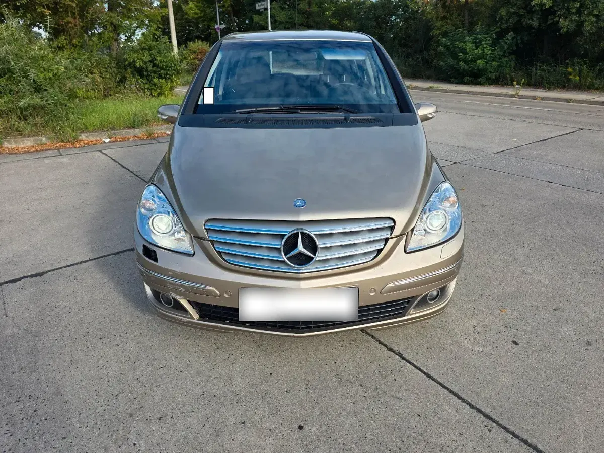 Gebraucht Mercedes B200 140 PS (102 kW) 2005 Gold Van / Kleinbus