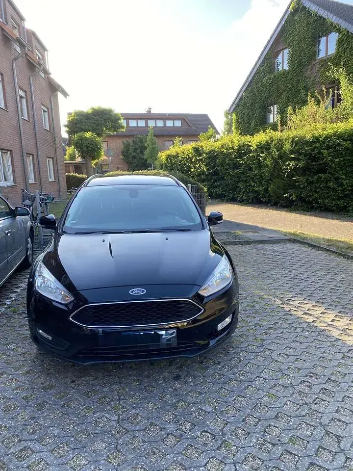 Gebraucht Ford Focus Business Edition 125 PS (91 kW) 2016 Schwarz Kombi