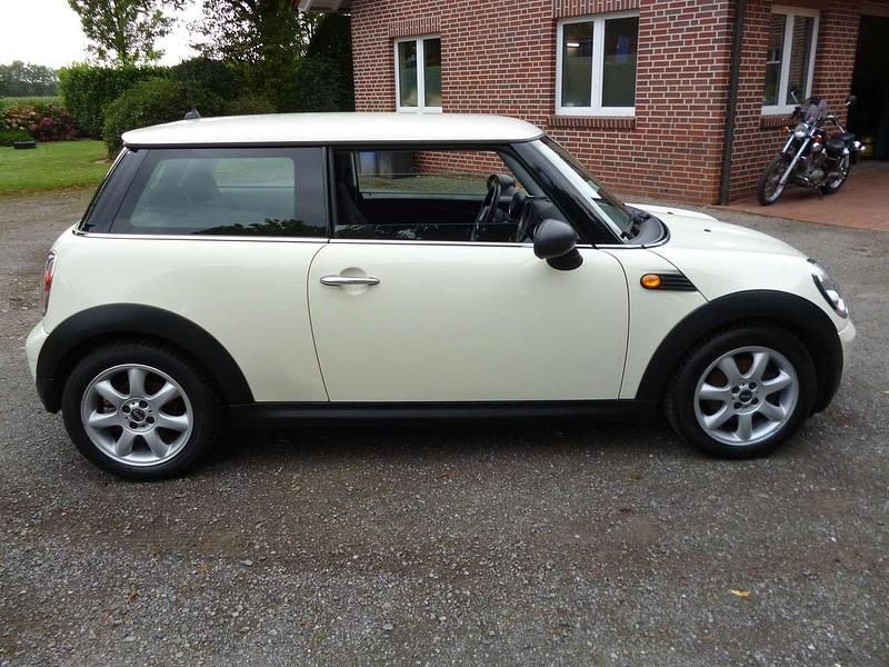 Gebraucht Mini ONE 75 PS (55 kW) 2010 Pepper white Kleinwagen