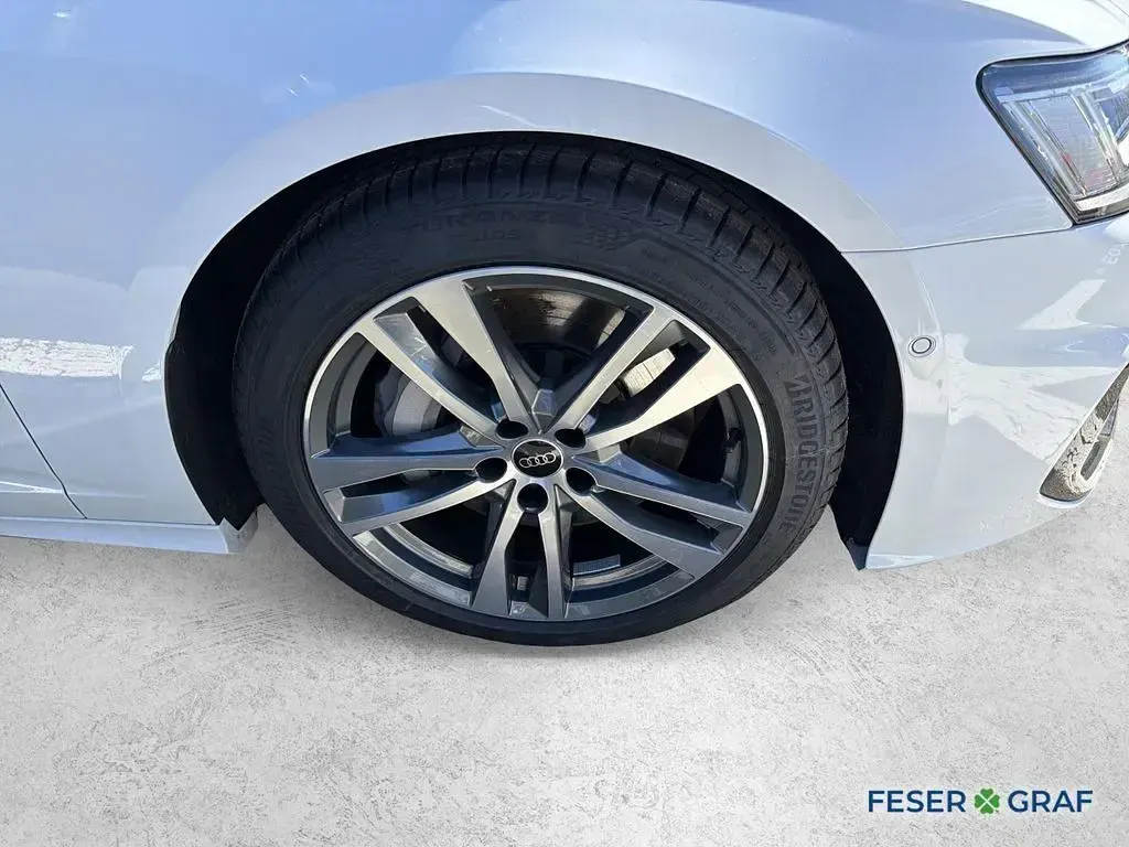 Gebraucht Audi A6 S-Line 299 PS (219 kW) 2025 Gletscherweiß metallic Kombi
