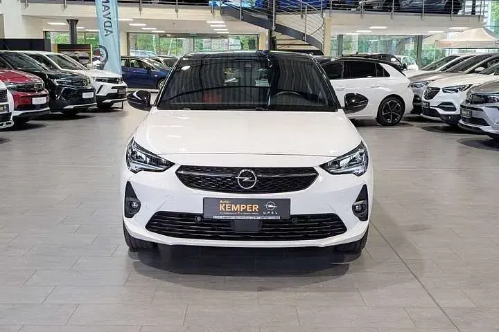 Usata Opel Corsa-e 100 kW (136 CV) 2022 Bianco Utilitaria