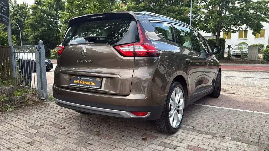 Gebraucht Renault Scénic III Experience 116 PS (85 kW) 2017 Braun Van / Kleinbus