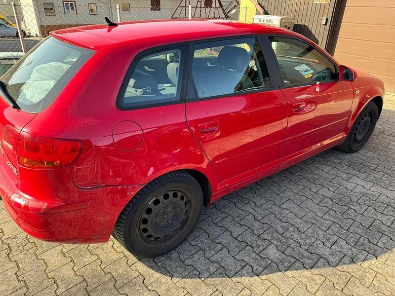 Gebraucht Audi A3 Attraction 140 PS (102 kW) 2007 Rot Kleinwagen
