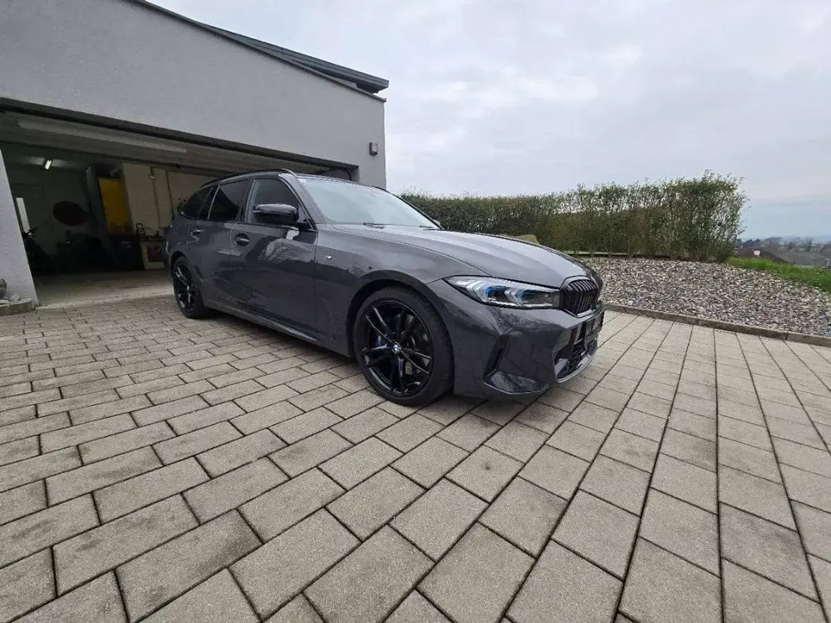 Gebraucht BMW 320 Comfort Edition 190 PS (139 kW) 2024 Grau Kombi
