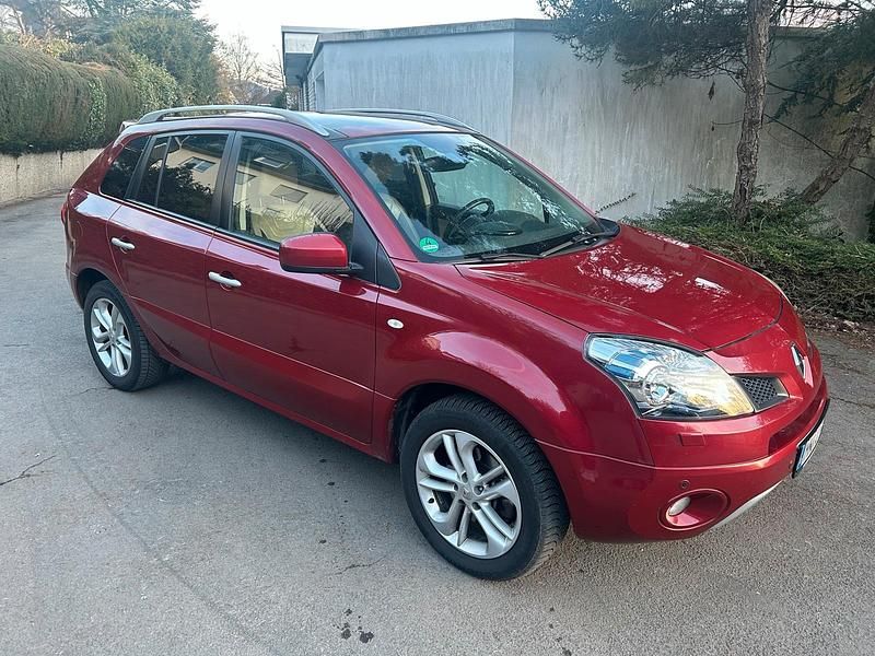 Rot Gebraucht 2010 Renault Koleos Bose Edition SUV | 4.100 € (Fairer Preis) - Bild 1/4