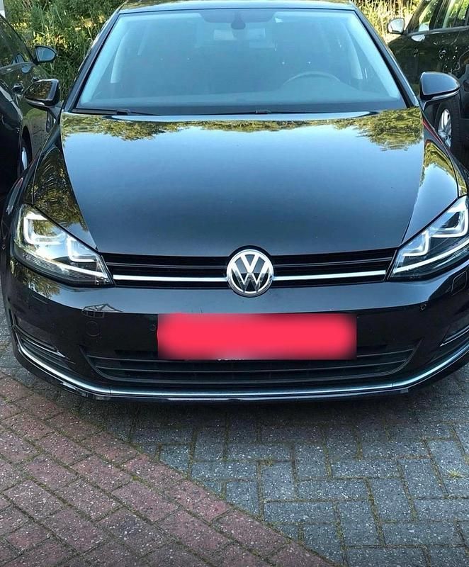 Gebraucht VW Golf VII Highline 122 PS (89 kW) 2015 Schwarz Kleinwagen
