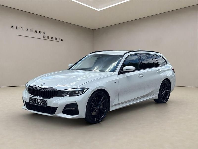 Weiß Gebraucht 2022 BMW 330 M Sport Kombi | 24.990 € (Superpreis) - Bild 1/4