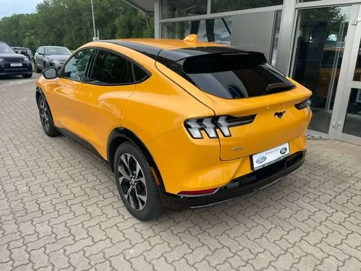 Gebraucht Ford Mustang Premium 269 PS (197 kW) 2024 Cyber orange 3c SUV