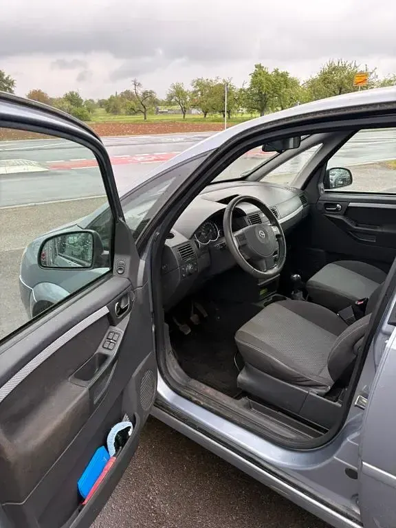 Usata Opel Meriva Basis 90 CV (66 kW) 2008 Argento Monovolume