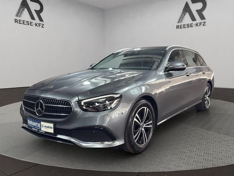 Grau Gebraucht 2021 Mercedes E200 Limousine | 33.990 € (Guter Preis) - Bild 1/4