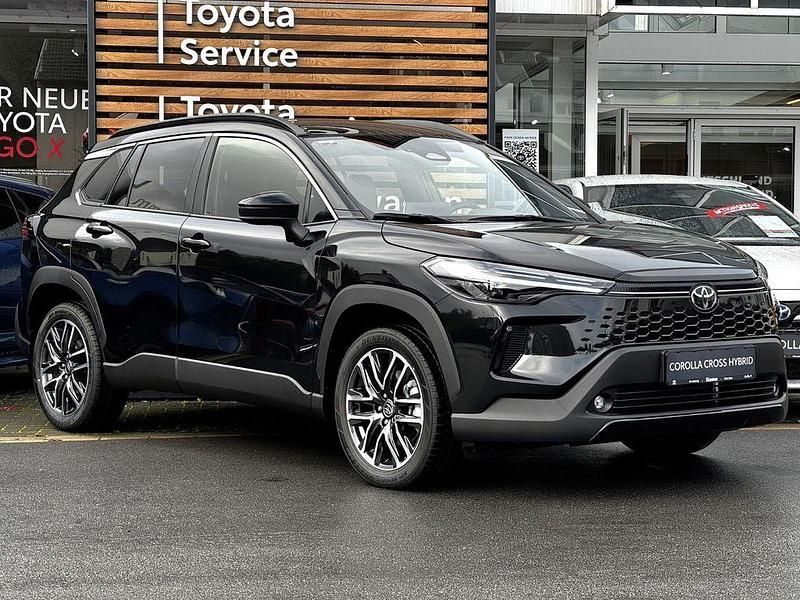 Neu Toyota Corolla Cross 178 PS (130 kW) 2025 Schwarz SUV