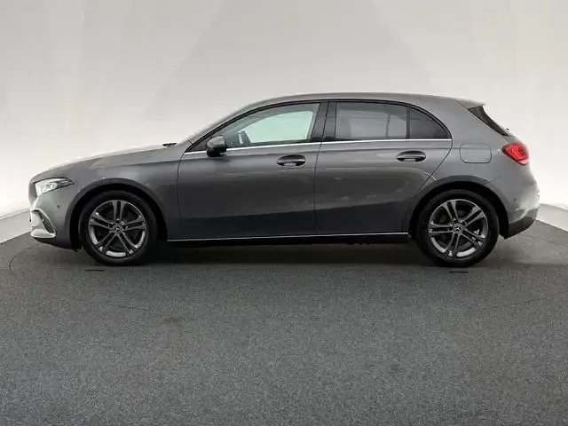 Używany Mercedes A220 190 KM (139 kW) 2019 Szary Sedan/Limuzyna