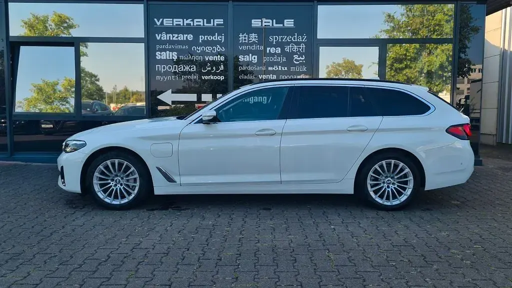 Gebraucht BMW 530e 292 PS (214 kW) 2021 Weiß Limousine