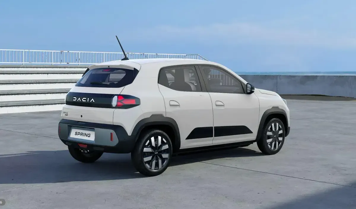 Gebraucht Dacia Spring Essentiel 47 kW (65 PS) 2024 Polarweiss Kleinwagen