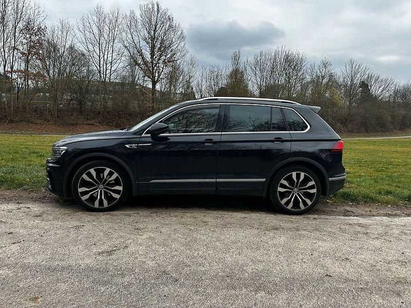 Schwarz Gebraucht 2019 VW Tiguan R-line SUV | 28.900 € (Guter Preis) - Bild 1/4